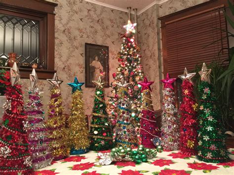 This year's Christmas Craft was a huge hit! Tinsel trees made from ...