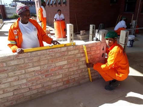 Bricklayer training programme empowers youth | Clay Brick Association of South Africa