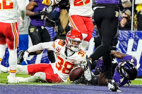 Ravens’ Zay Flowers cuts finger slamming hand after taunting penalty ...