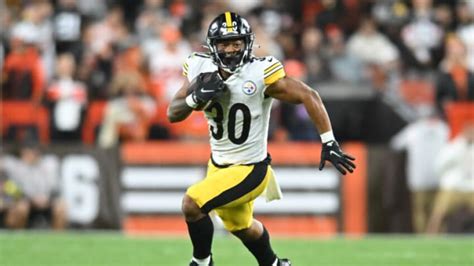 Jaylen Warren has earned a bigger piece of the pie in Steelers offense