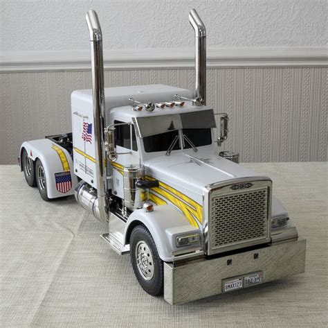 BRAND NEW READY-BUILT TAMIYA 1/14th SCALE GRAND HAULER R/C TRACTOR UNIT ...