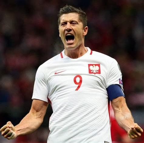 Robert Lewandowski Biography, Facts, Net Worth, Nationality, Current Team, Contract, Salary, Age ...