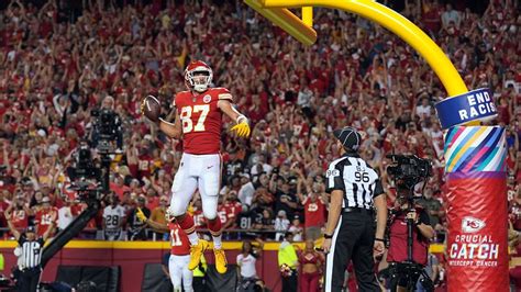 Titans vs Chiefs Same Game Parlay: Travis Kelce, Isiah Pacheco Player ...