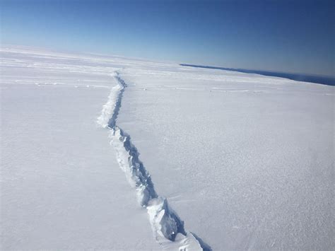 Antarctic ice shelf could collapse with 100 years, boosting sea-level ...