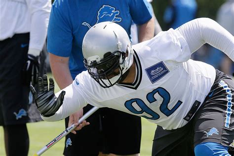 Haloti Ngata adjusts to new defense, techiniques with Detroit Lions ...