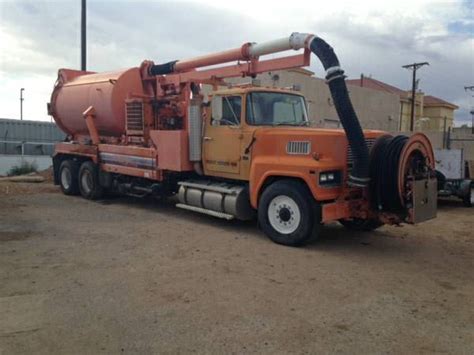 TRK00001-1988 FORD 9000 MODEL 815C VACTOR JET RODDER - Classic Ford ...