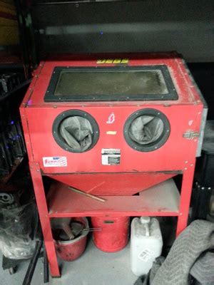 Sandblasting cabinet - USED AUTO PARTS DEPOT