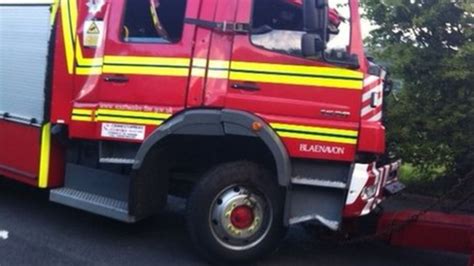 Five firefighters hurt in Monmouthshire engine crash - BBC News