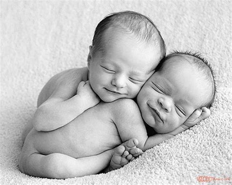 Twin Babies Sleeping - 23 photos which are simply visual sugar cubes | Briff.Me