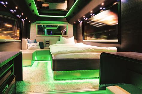 √ Luxury Tour Bus Bedroom - Popular Century