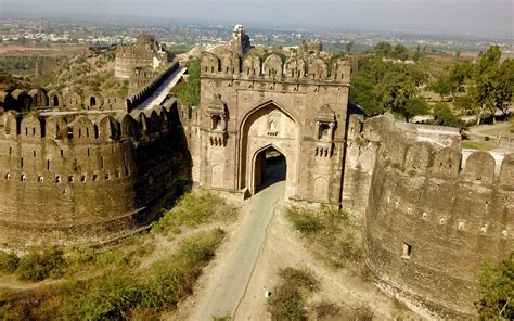 List of Historical Forts in Pakistan That You Must Visit | Zameen Blog