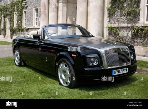 ROLLS ROYCE RR PHANTOM DROPHEAD COUPE BLACK Stock Photo - Alamy