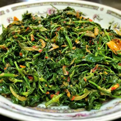 Lovelicious Kitchen: Mukunuwenna Stir Fry / Ponnangani Keerai Poriyal | Curry recipes, Stir fry ...