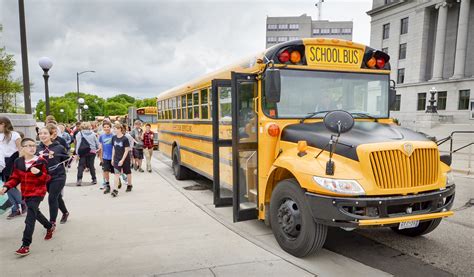 New proposal targets drivers who ignore school bus stop-arms - Session Daily - Minnesota House ...