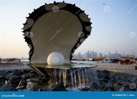 The Pearl Monument editorial photo. Image of water, building - 264858786