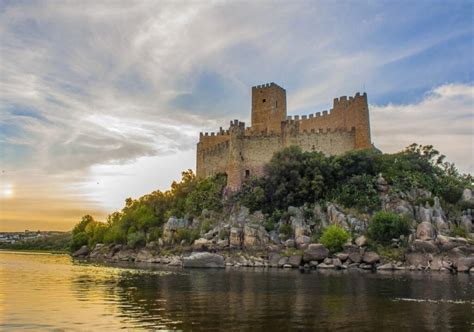 Walking in The Last Redoubt of the Knights Templar - Legendary Adventure DMC Portugal