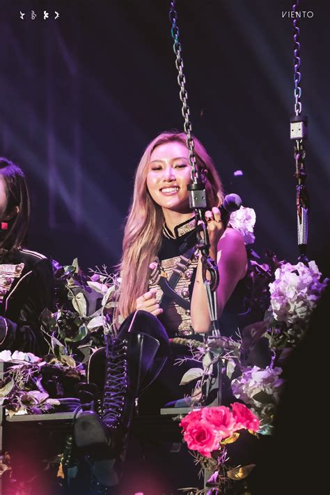 Hwasa - 4season F/W concert in Deagu | Mamamoo, Hwasa, Moonbyul