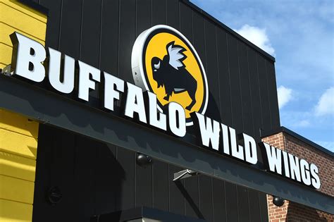 Lawsuit claims Buffalo Wild Wings would refuse service to black customers