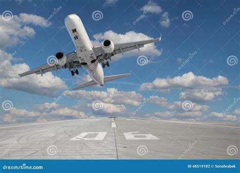 Takeoff Aircraft Stock Photo - Image: 48519182