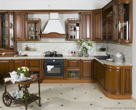 Italian Kitchen Design - Traditional Style Cabinets & Decor | Italian kitchen design ...