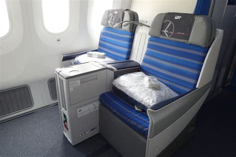 Flying a Month-Old Dreamliner: LOT 787-9 Business Class Review