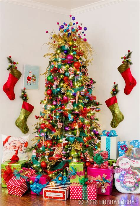 Classic Christmas meets merry and bright with this vibrant color combination! | Colorful ...