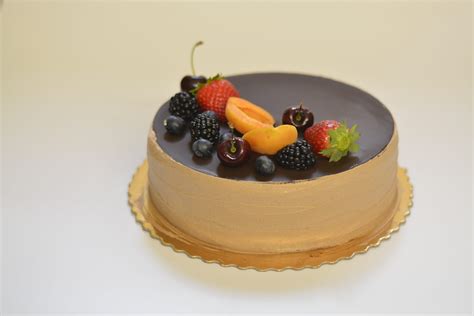 Belgian Chocolate Cake - Vanilla Cakes | Bespoke Cakes | Maidenhead ...