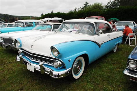 1955 Ford Fairlane - Information and photos - MOMENTcar