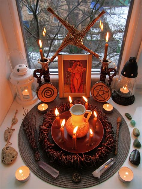 Imbolc Altar | Altare pagano, Altare wicca, Altare