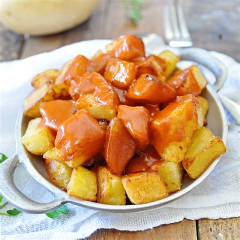 Authentic Spanish Patatas Bravas Recipe | RecipeLion.com