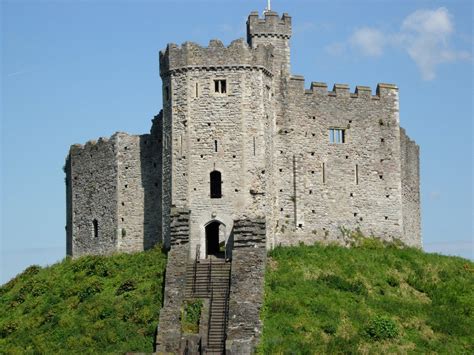 Free Cardiff Castle 1 Stock Photo - FreeImages.com