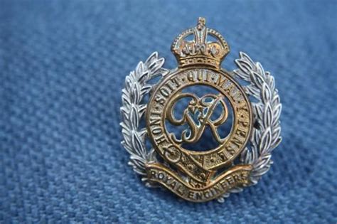 WW2 British Army Officer's Cap Badge. Royal Engineers. Kings Crown.