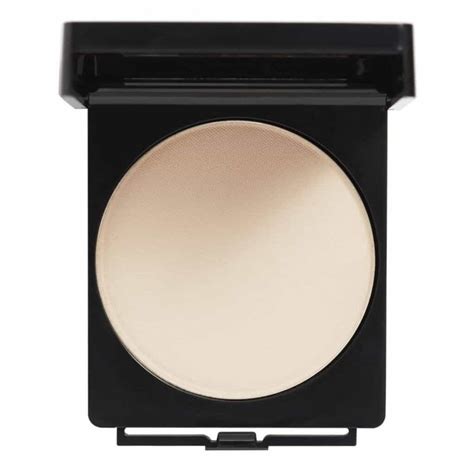 The Best Powder Foundation for Oily Skin in 2024