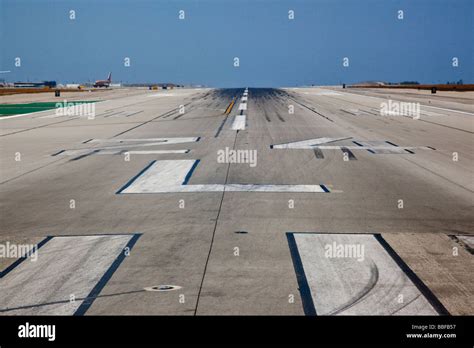 Runway at LAX Los Angeles International Airport Stock Photo - Alamy