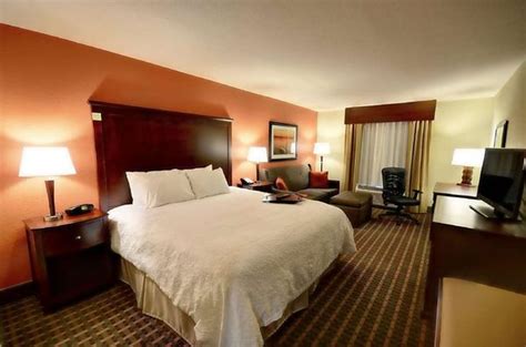 HAMPTON INN & SUITES TIFTON - 108 Photos & 79 Reviews - 720 US Hwy 319 ...