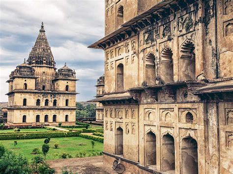 Orchha Fort Complex | Timings, Entry Fee, How to Reach | Holidify