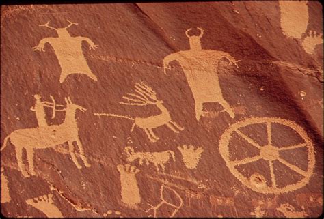 File:NEWSPAPER ROCK IS A LARGE CLIFF MURAL OF ANCIENT INDIAN PETROGLYPHS AND PICTOGRAPHS ...