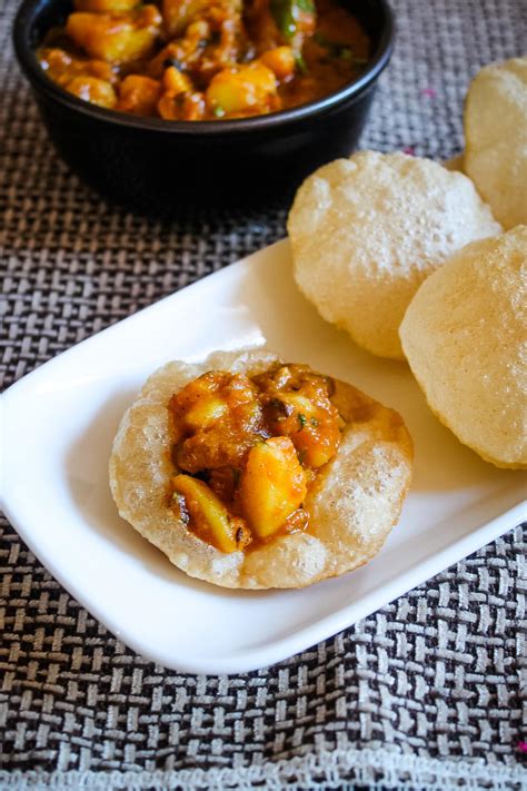 Punjabi Aloo Puri Recipe - Spice Up The Curry