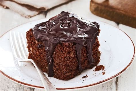 Microwave chocolate fudge cake