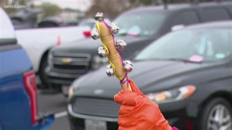 HEB hosts annual Feast of Sharing as drive-thru event | kens5.com