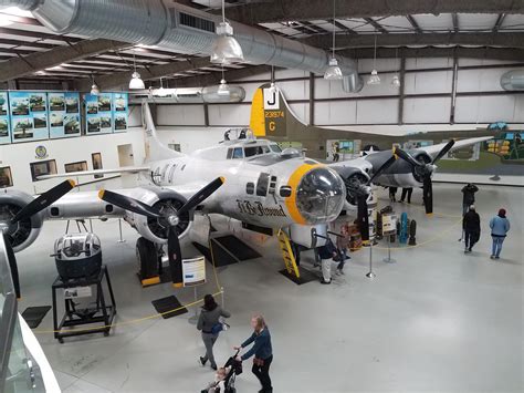 B-17 "I'll Be Around"- Pima Air & Space museum. : r/aviation