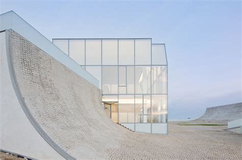 Museum of Ocean and Surf / Steven Holl Architects + Solange Fabiao | ArchDaily