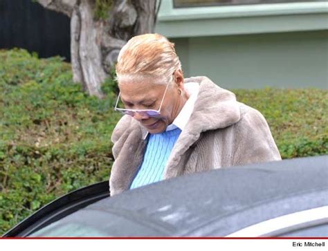 Dionne Warwick -- First Photo Since Whitney Houston's Death | TMZ.com