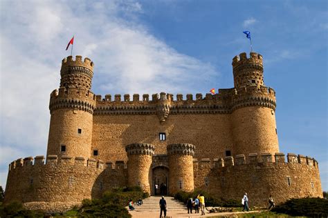 Hablemos de Turismo: Los 12 castillos medievales más guerreros de España