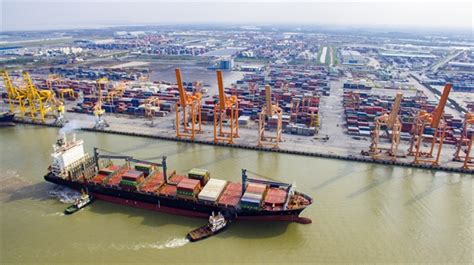 Hải Phòng port posts strong revenue growth in first half of 2019