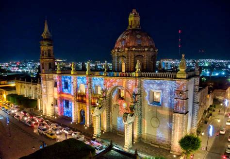 El Centro Histórico de Querétaro se llena de luces