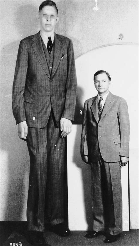 World's Tallest Man by Guinness World Record | Tall guys, Rare historical photos, History