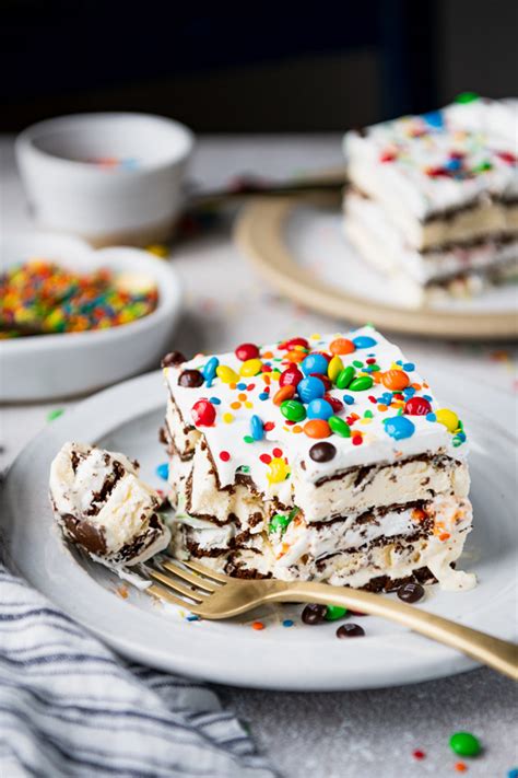 Ice Cream Sandwich Cake {Just 5 Ingredients!} - The Seasoned Mom