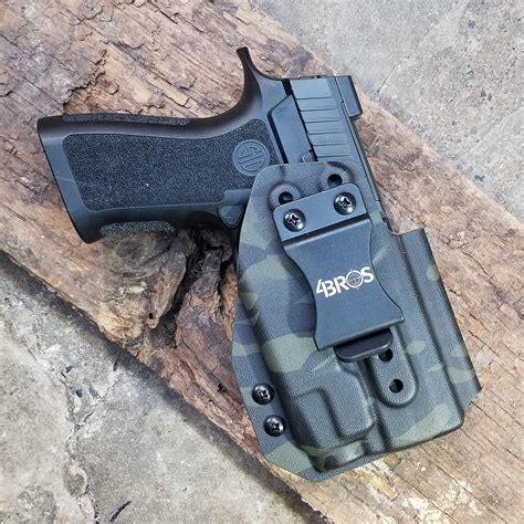 Sig Sauer P320 Compact/Carry with TLR-7 IWB Holster – Four Brothers