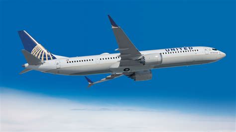United ordena 100 aviones Boeing 737 MAX 10 - Transponder 1200
